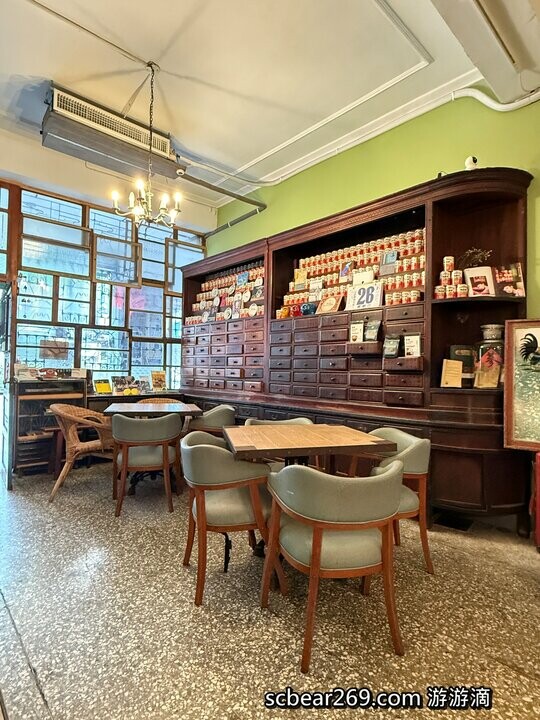 大稻埕復古老宅咖啡廳！窩窩咖啡Wooo Coffee打造懷舊港式料理與藝文空間。