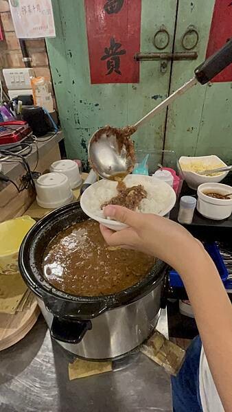 台南在地溫體牛肉湯推薦，鴻牛溫體牛肉湯民權店，品嚐鮮嫩溫體牛肉湯