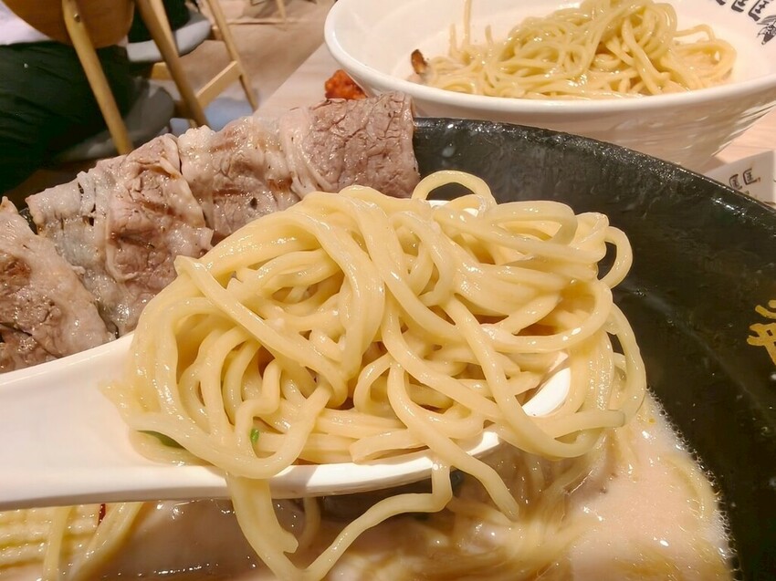 “內湖拉麵推薦”西湖麵匡匡拉麵食堂-麵條爽滑Q彈加麵不加價!