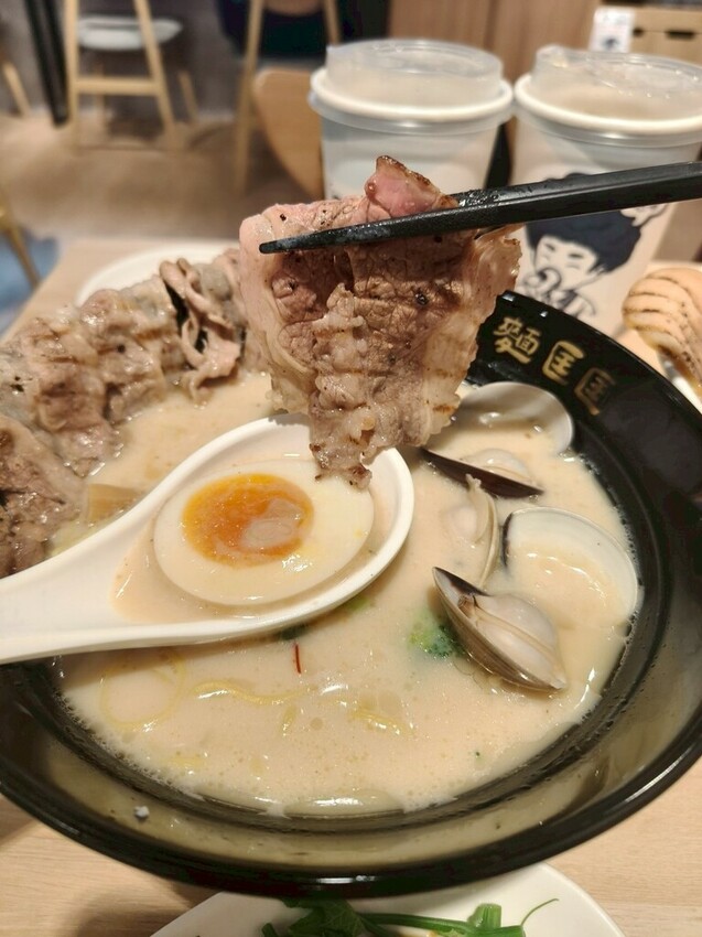 “內湖拉麵推薦”西湖麵匡匡拉麵食堂-麵條爽滑Q彈加麵不加價!