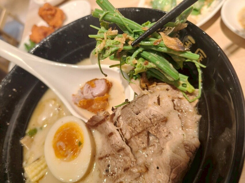 “內湖拉麵推薦”西湖麵匡匡拉麵食堂-麵條爽滑Q彈加麵不加價!