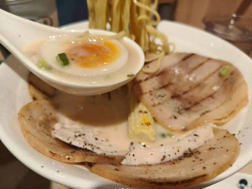 “內湖拉麵推薦”西湖麵匡匡拉麵食堂-麵條爽滑Q彈加麵不加價!