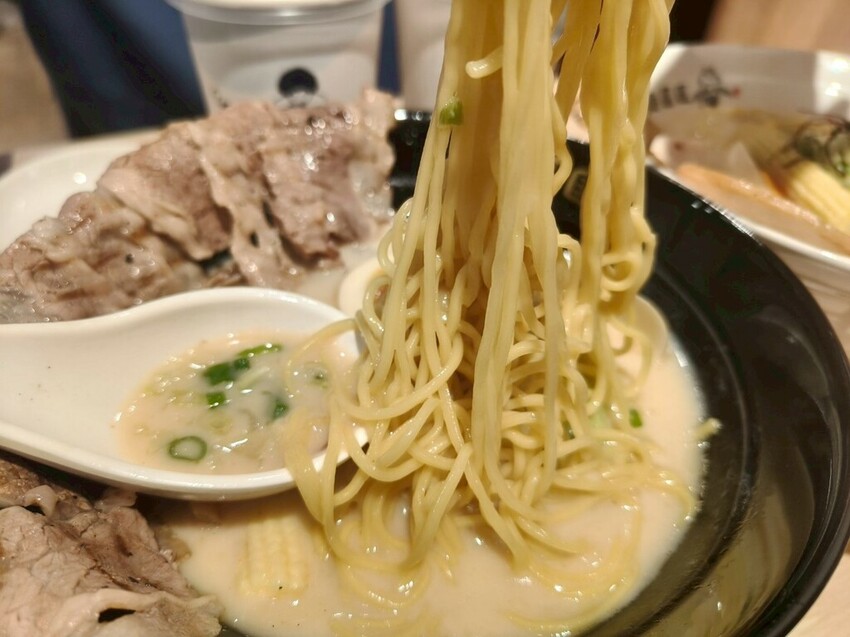 “內湖拉麵推薦”西湖麵匡匡拉麵食堂-麵條爽滑Q彈加麵不加價!