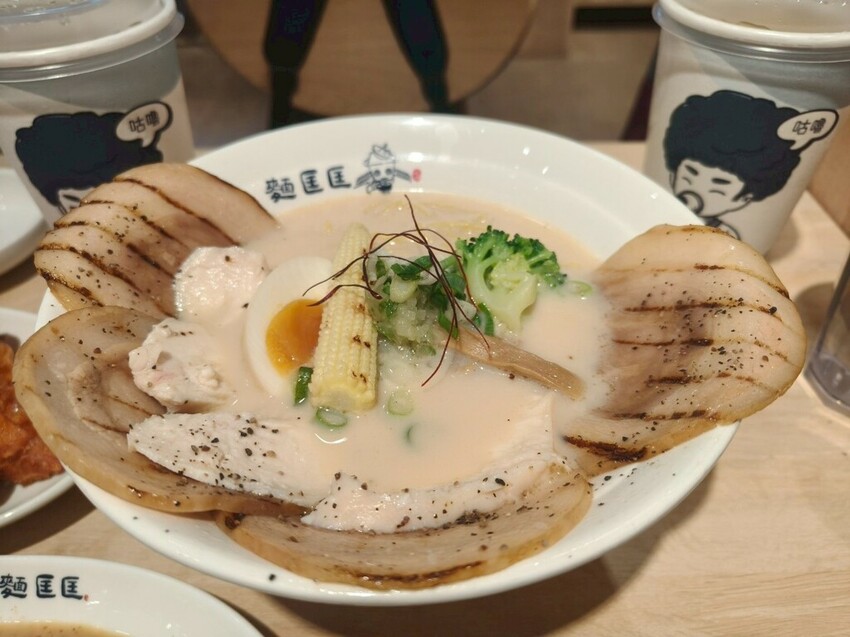 “內湖拉麵推薦”西湖麵匡匡拉麵食堂-麵條爽滑Q彈加麵不加價!