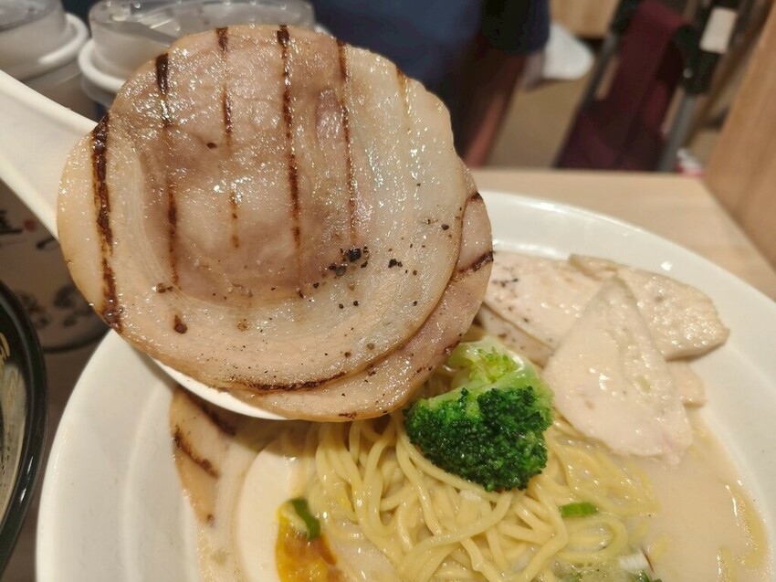 “內湖拉麵推薦”西湖麵匡匡拉麵食堂-麵條爽滑Q彈加麵不加價!