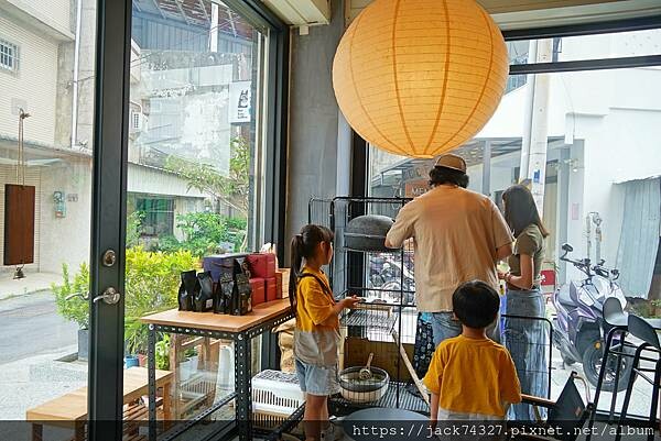 {台中美食}黑宿咖啡 Hei-Siou Café /悠閒靜謐