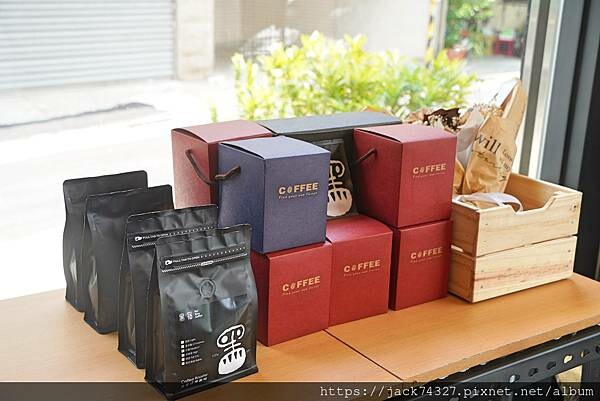{台中美食}黑宿咖啡 Hei-Siou Café /悠閒靜謐