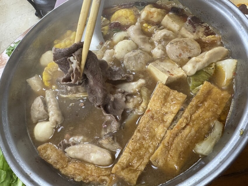 【台北中正美食】藍記麻辣鍋,在地30多年的傳統口味火鍋,鴨血 【台北中正美食】藍記麻辣鍋,在地30多年的傳統口味火鍋,鴨血