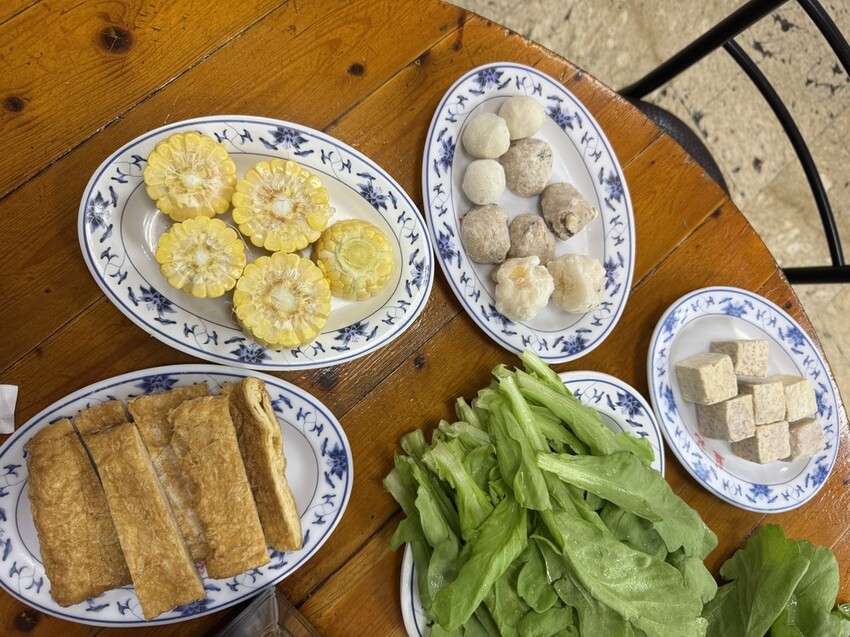 【台北中正美食】藍記麻辣鍋,在地30多年的傳統口味火鍋,鴨血 【台北中正美食】藍記麻辣鍋,在地30多年的傳統口味火鍋,鴨血