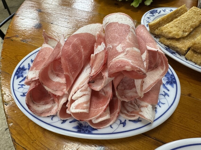 【台北中正美食】藍記麻辣鍋,在地30多年的傳統口味火鍋,鴨血 【台北中正美食】藍記麻辣鍋,在地30多年的傳統口味火鍋,鴨血