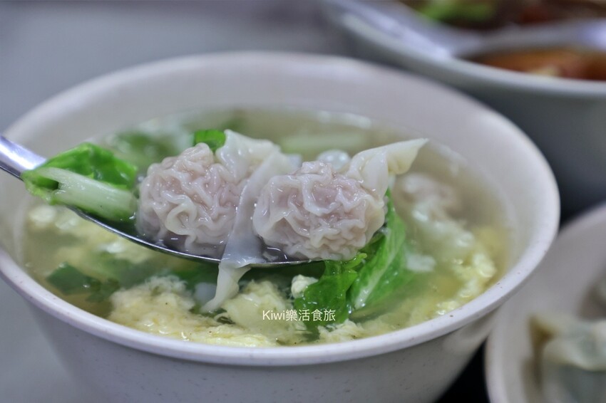 彰化金記牛肉麵超高CP值！牛肉麵70元還免費加麵，銅板價吃超飽。