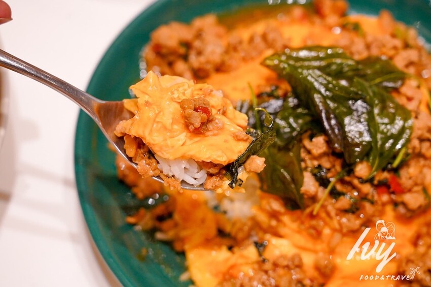 Lady nara|台中三井outlet美食推薦,全新菜單上線,創意的新泰式料理,就連辣度都能調整,必點打拋豬、泰式河粉、冬蔭湯、舒芙蕾!! - 艾薇覓食趣