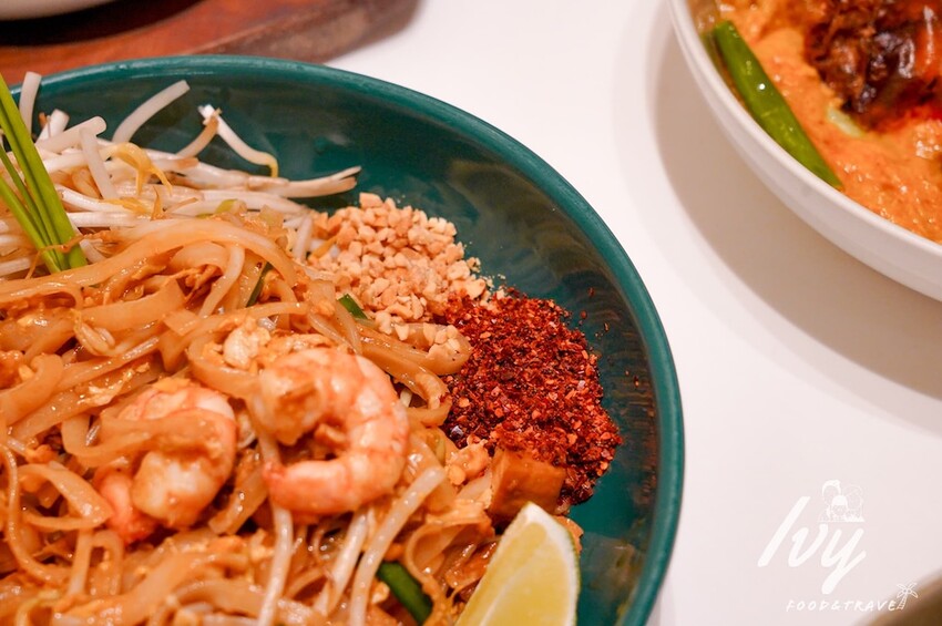 Lady nara|台中三井outlet美食推薦,全新菜單上線,創意的新泰式料理,就連辣度都能調整,必點打拋豬、泰式河粉、冬蔭湯、舒芙蕾!! - 艾薇覓食趣