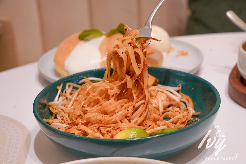 Lady nara|台中三井outlet美食推薦,全新菜單上線,創意的新泰式料理,就連辣度都能調整,必點打拋豬、泰式河粉、冬蔭湯、舒芙蕾!! - 艾薇覓食趣