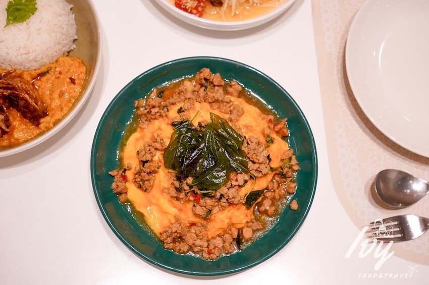 Lady nara|台中三井outlet美食推薦,全新菜單上線,創意的新泰式料理,就連辣度都能調整,必點打拋豬、泰式河粉、冬蔭湯、舒芙蕾!! - 艾薇覓食趣