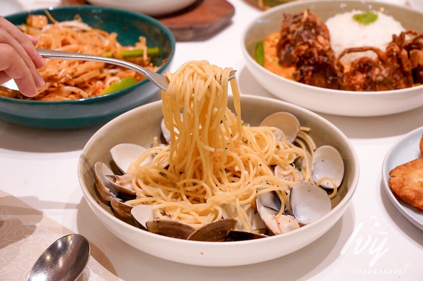 Lady nara|台中三井outlet美食推薦,全新菜單上線,創意的新泰式料理,就連辣度都能調整,必點打拋豬、泰式河粉、冬蔭湯、舒芙蕾!! - 艾薇覓食趣