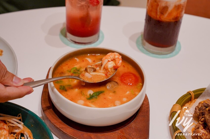 Lady nara|台中三井outlet美食推薦,全新菜單上線,創意的新泰式料理,就連辣度都能調整,必點打拋豬、泰式河粉、冬蔭湯、舒芙蕾!! - 艾薇覓食趣