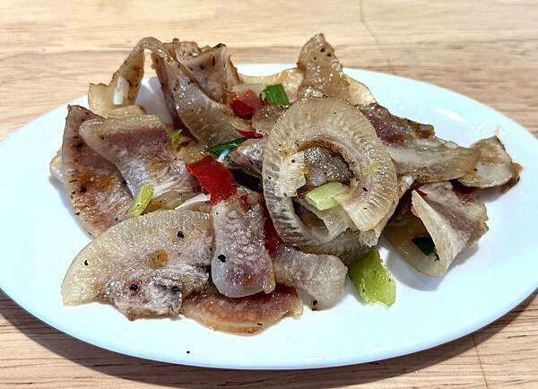 【汐止美食】中興眷村-中興店｜隱藏於巷弄裡的懷舊風味｜舒適的