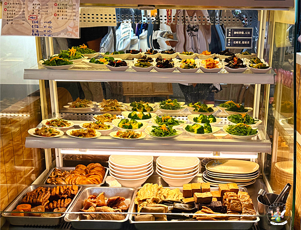 【汐止美食】中興眷村-中興店｜隱藏於巷弄裡的懷舊風味｜舒適的