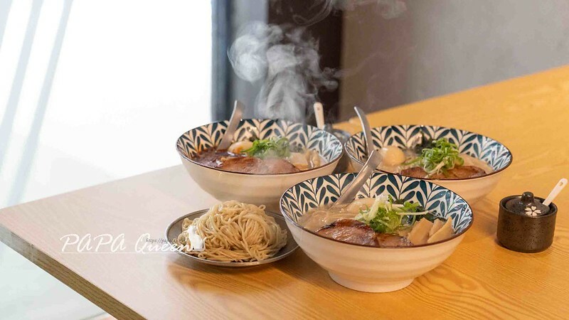 台中拉麵必吃！審計新村旁浘拉麵僅賣兩款拉麵，免費續麵超划算。