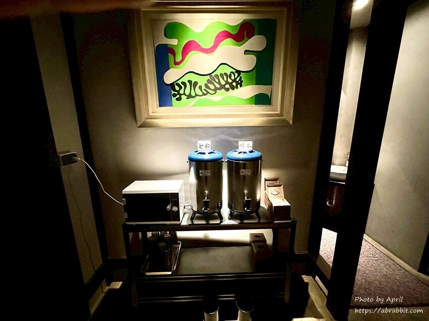 台中拉麵必吃!浘拉麵135元豚骨拉麵,免費加麵吃到飽。