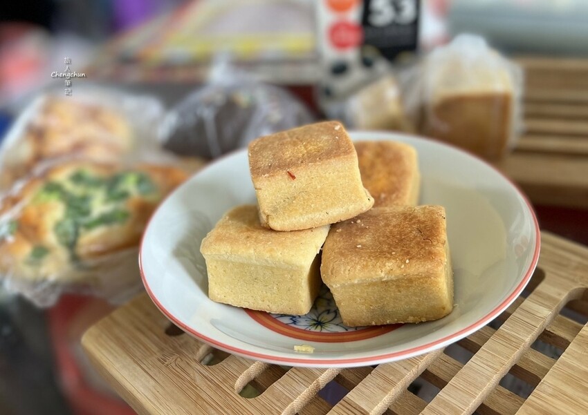 基隆70年老店【老成香金記食品店】愛不釋口酥皮鳳凰酥，超高性