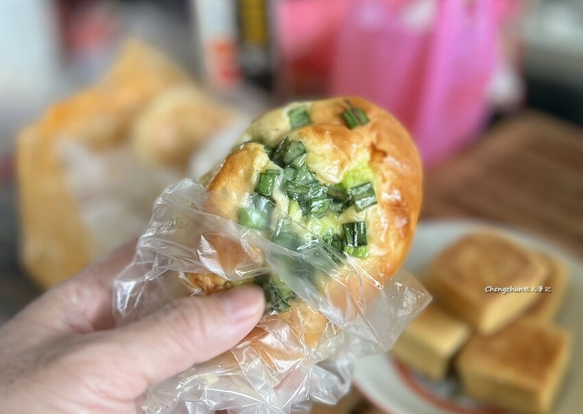 基隆70年老店【老成香金記食品店】愛不釋口酥皮鳳凰酥，超高性