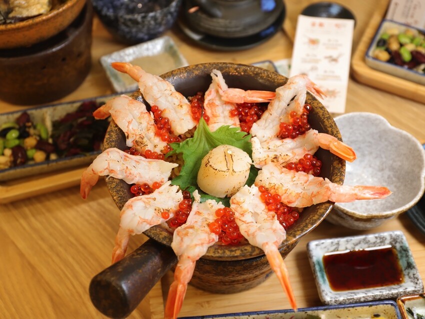 Mochi Mochi 鬆餅屋:必吃日本釜飯一飯三吃超澎湃/舒芙蕾鬆餅完美甜點/台南三井店午晚餐推薦