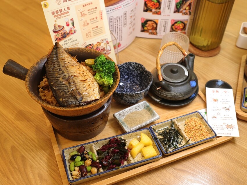 Mochi Mochi 鬆餅屋:必吃日本釜飯一飯三吃超澎湃/舒芙蕾鬆餅完美甜點/台南三井店午晚餐推薦