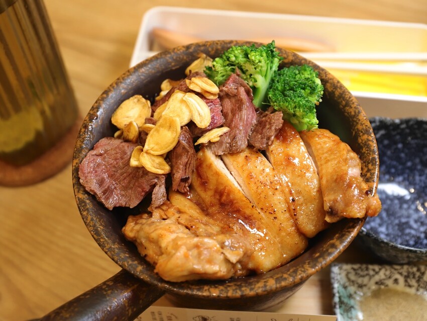 Mochi Mochi 鬆餅屋:必吃日本釜飯一飯三吃超澎湃/舒芙蕾鬆餅完美甜點/台南三井店午晚餐推薦