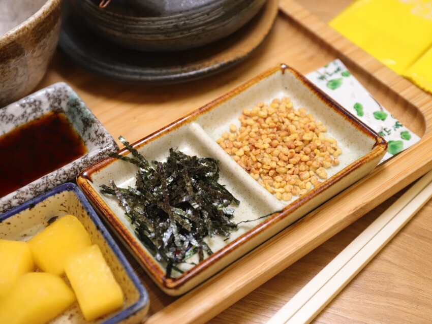 Mochi Mochi 鬆餅屋:必吃日本釜飯一飯三吃超澎湃/舒芙蕾鬆餅完美甜點/台南三井店午晚餐推薦