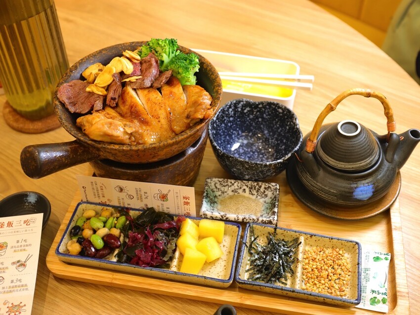 Mochi Mochi 鬆餅屋:必吃日本釜飯一飯三吃超澎湃/舒芙蕾鬆餅完美甜點/台南三井店午晚餐推薦