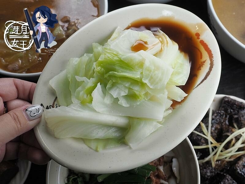 從彰化來的好吃大份量粵式胡椒雞,好多雞腿肉，桃園第一家~還有獨家滷肉米干，只有桃園才有！！