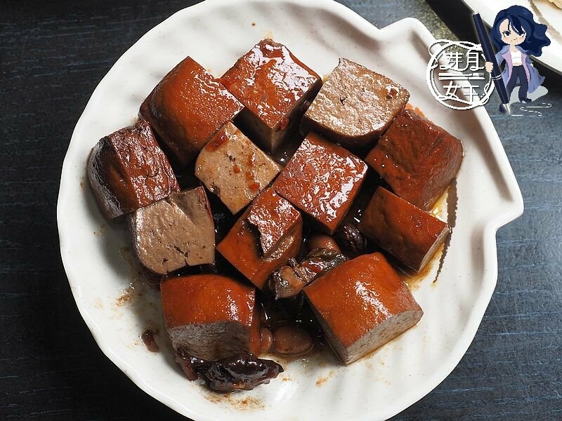 從彰化來的好吃大份量粵式胡椒雞,好多雞腿肉，桃園第一家~還有獨家滷肉米干，只有桃園才有！！