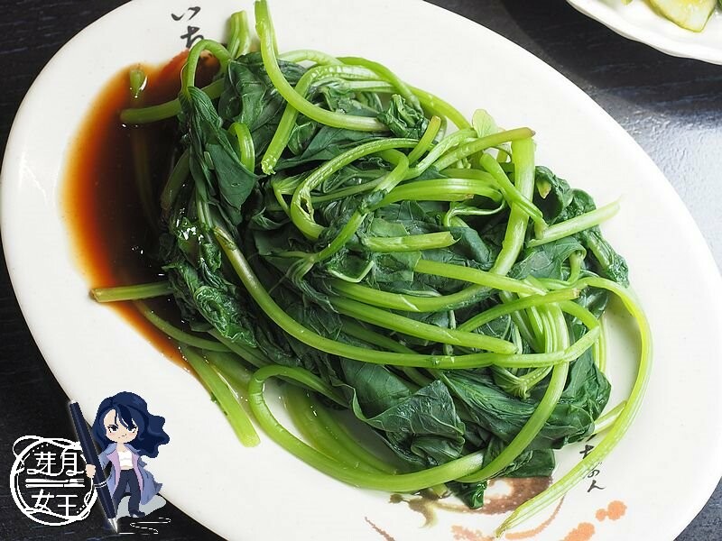 從彰化來的好吃大份量粵式胡椒雞,好多雞腿肉，桃園第一家~還有獨家滷肉米干，只有桃園才有！！