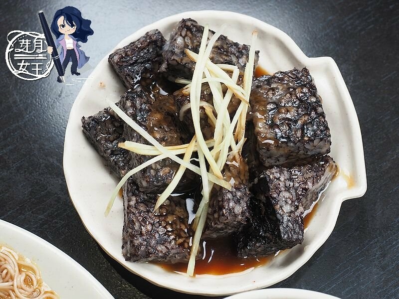 從彰化來的好吃大份量粵式胡椒雞,好多雞腿肉，桃園第一家~還有獨家滷肉米干，只有桃園才有！！