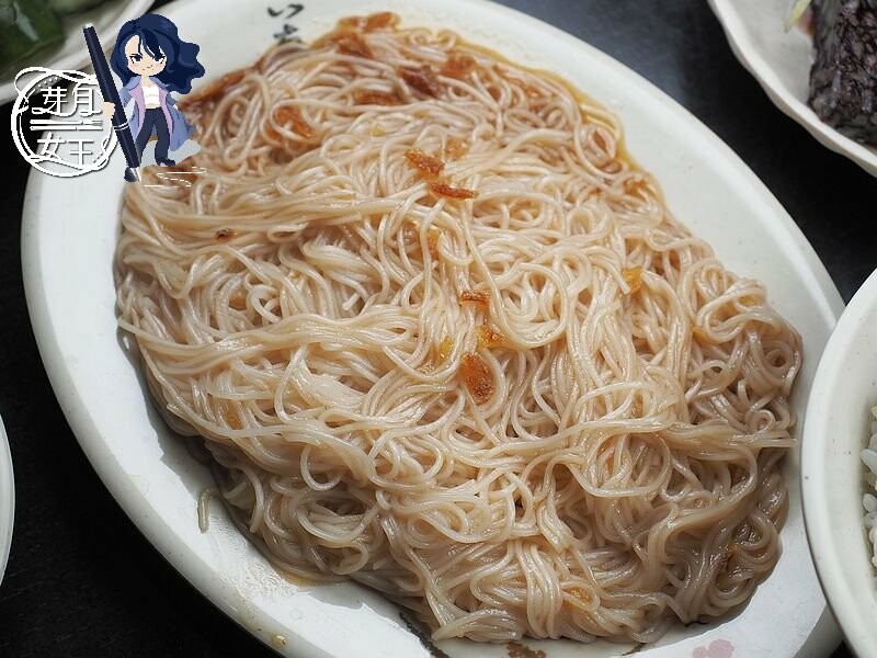 從彰化來的好吃大份量粵式胡椒雞,好多雞腿肉，桃園第一家~還有獨家滷肉米干，只有桃園才有！！