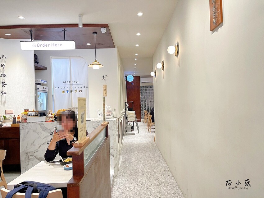 小時候蛋餅 民權店，台中火車站文青風超美手工粉漿蛋餅專賣店，口味多達24種，吐司 可頌 菠蘿 炒麵 厚片 - Cyndi loves享食天堂