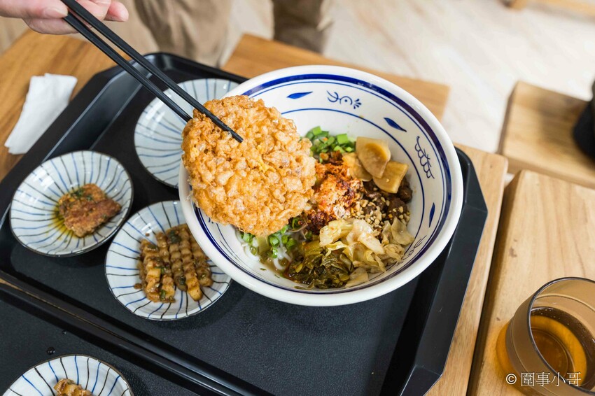 宜蘭羅東美食推薦-甩壹碗雲南米線專賣店，十幾種佐料任你加，老闆記憶裡的雲南米線就要這樣吃才好吃！！！ @圍事小哥的幸福相框