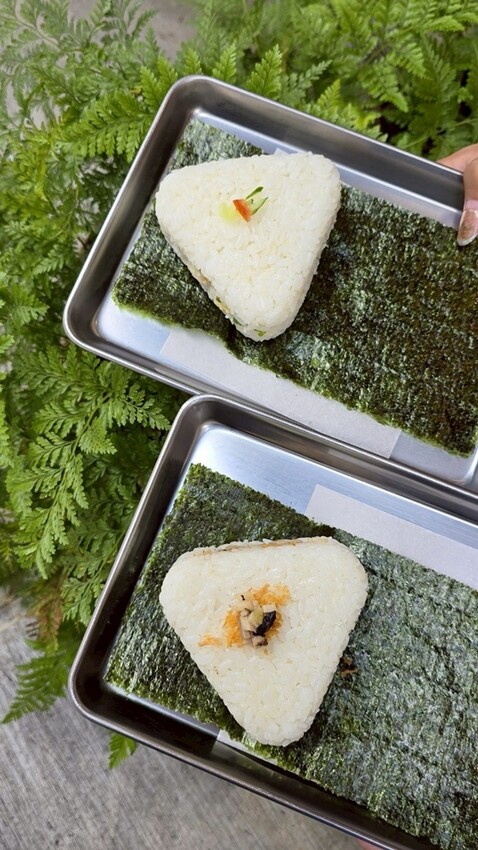 喜啵餐室|懷舊氛圍裡的人氣手作三角飯丸、野菜沙拉,打開食慾美食就在這!!