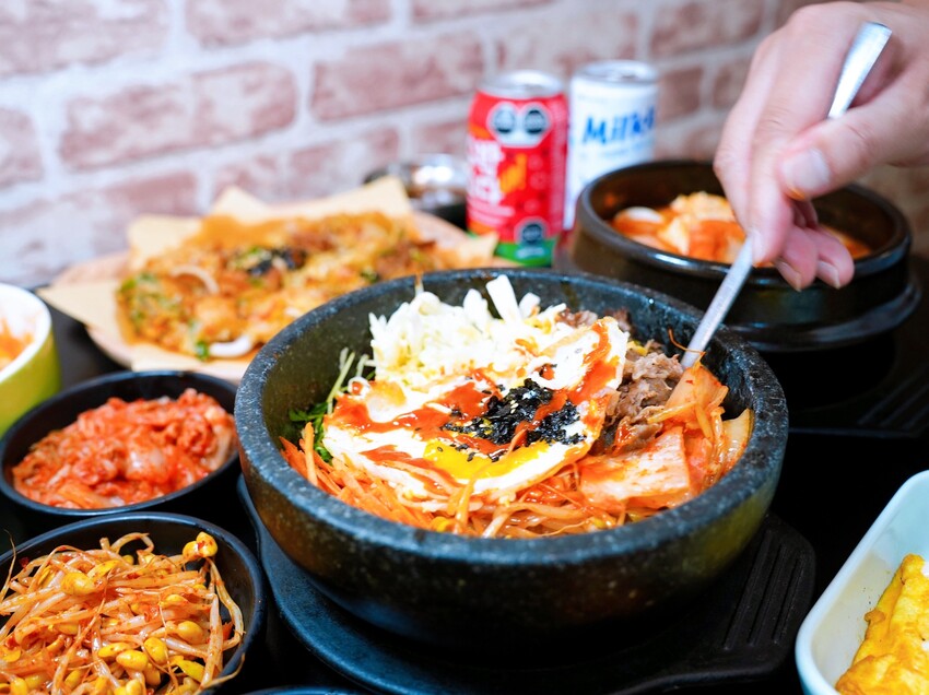【韓歐尼】韓式麵食,石鍋拌飯,烤肉飯170元起~還有兒童餐及雙人套餐~內用享小菜無限吃到飽!