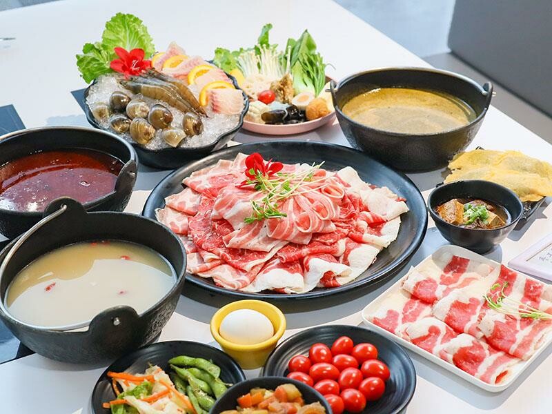 竹北火鍋推薦玖享聚鍋物！299元平日商業午餐，搭吃到飽自助吧超值。