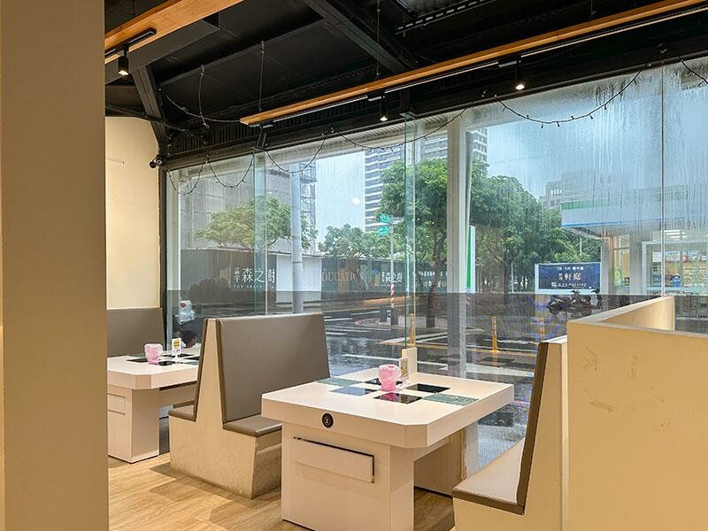 竹北火鍋推薦玖享聚鍋物！299元平日商業午餐，搭吃到飽自助吧超值。