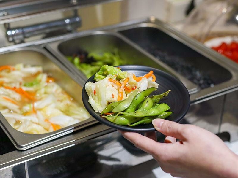 竹北火鍋推薦玖享聚鍋物！299元平日商業午餐，搭吃到飽自助吧超值。