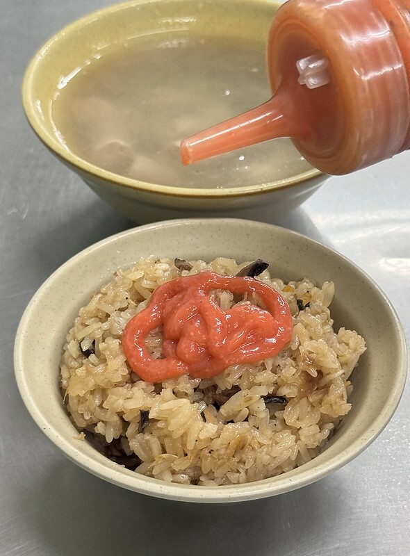 板橋宵夜首選！江子翠豬腸伯油飯，在地30年傳奇老店推薦。