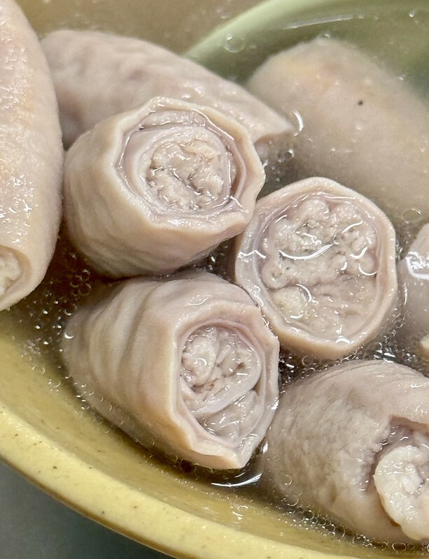 板橋宵夜首選！江子翠豬腸伯油飯，在地30年傳奇老店推薦。