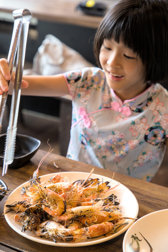 高雄燒肉吃到飽！野饌燒肉楠梓店，現撈活泰國蝦 頂級和牛吃到飽。