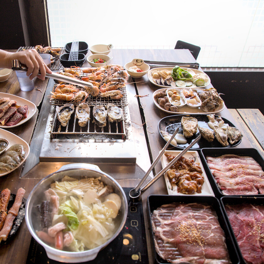 高雄燒肉吃到飽！野饌燒肉楠梓店，現撈活泰國蝦 頂級和牛吃到飽。