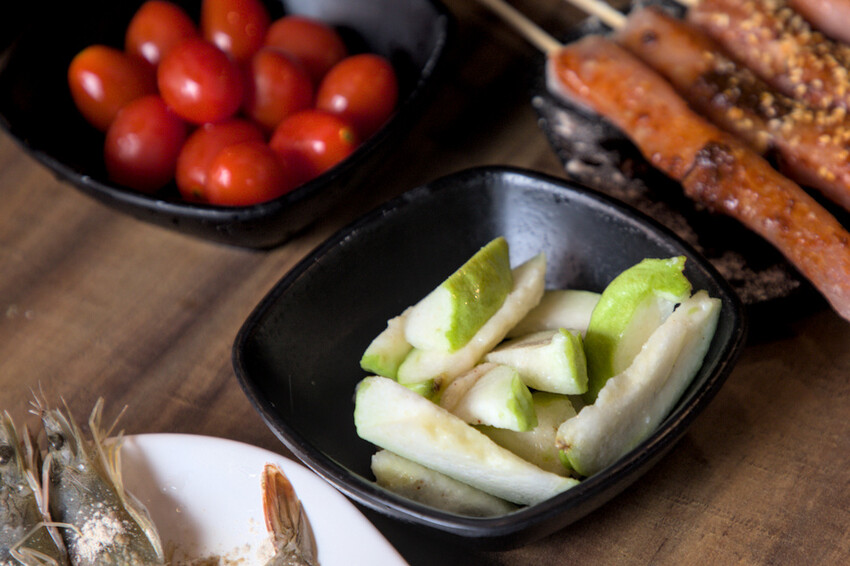 高雄燒肉吃到飽！野饌燒肉楠梓店，現撈活泰國蝦 頂級和牛吃到飽。