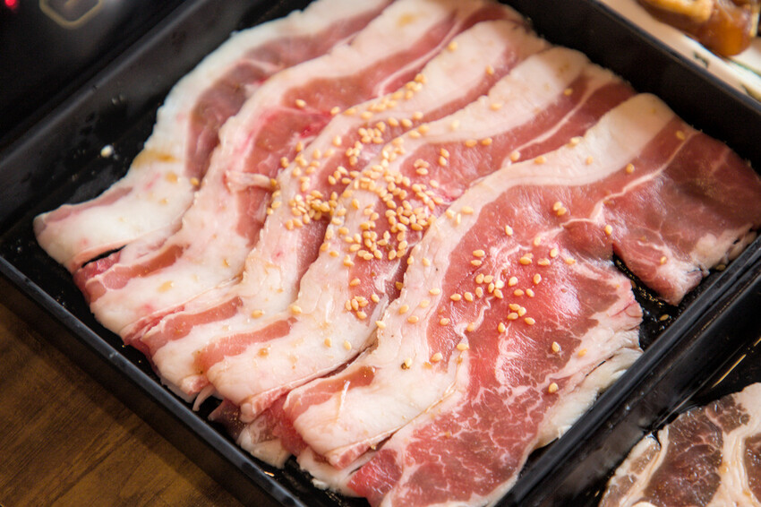 高雄燒肉吃到飽！野饌燒肉楠梓店，現撈活泰國蝦 頂級和牛吃到飽。